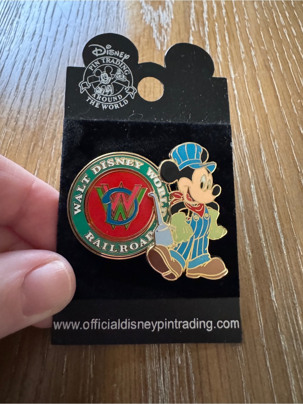 WDW Engineer Mickey Mouse Railroad Train Station Logo Walt Disney World Pin 2005